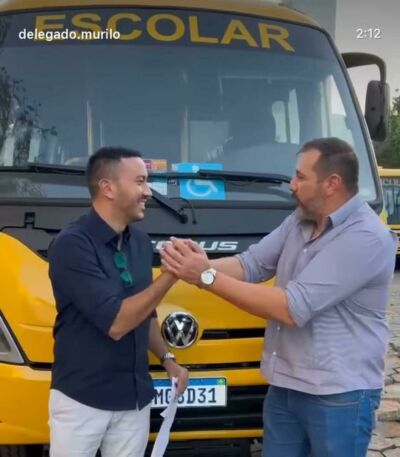 Imagem da notícia Com apoio da bancada federal, prefeito Murilo garante micro-ônibus escolar zero km para Pedro Gomes